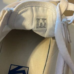 Men’s vans 6.5 women’s 8